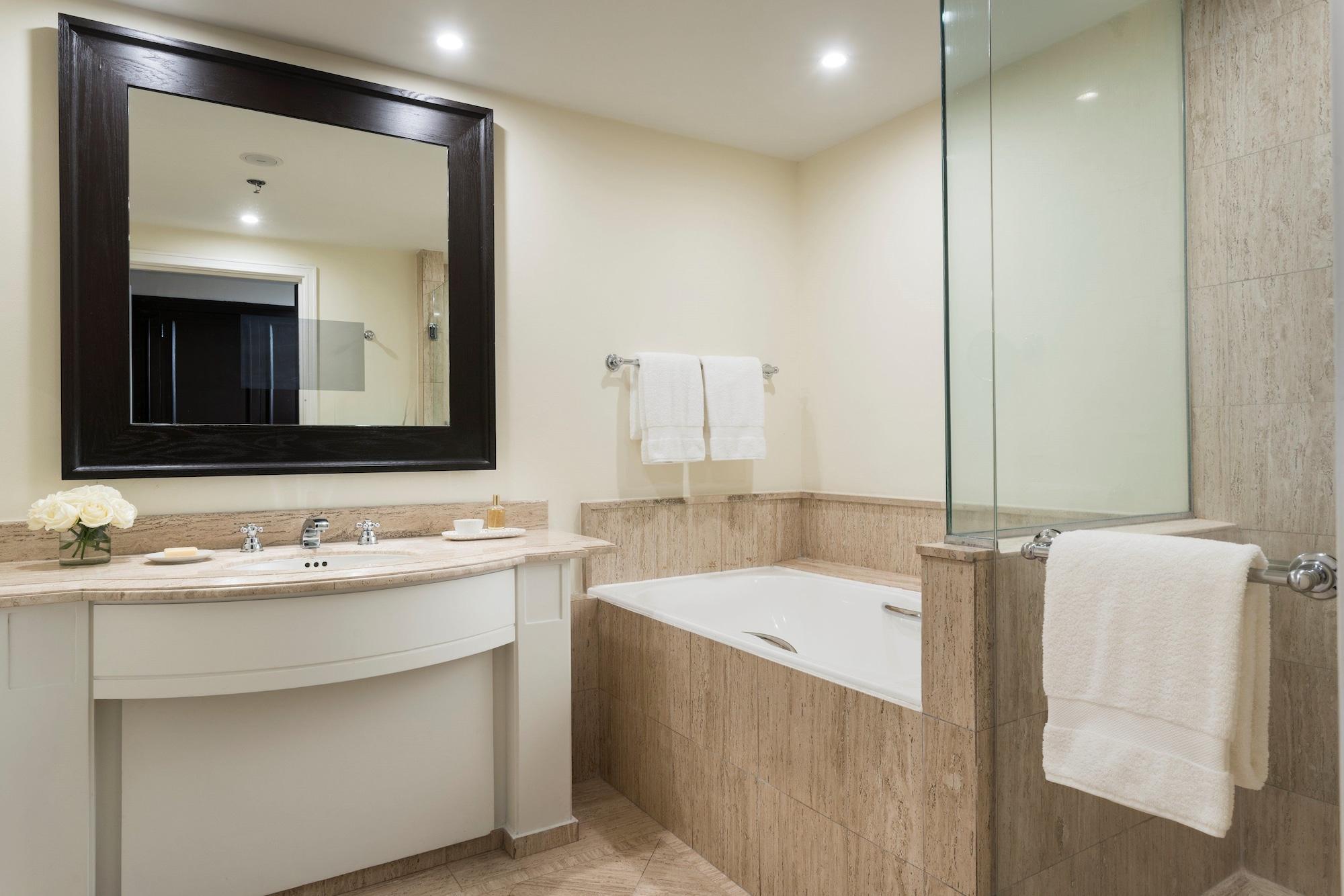 Four Seasons 5*